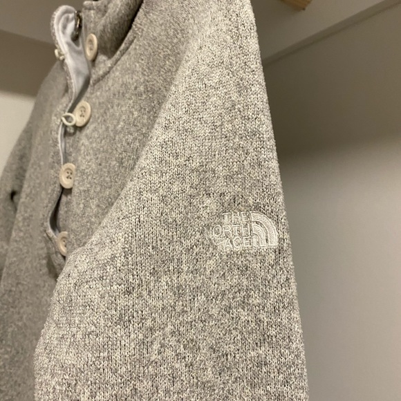 Women’s North Face - Picture 4 of 5